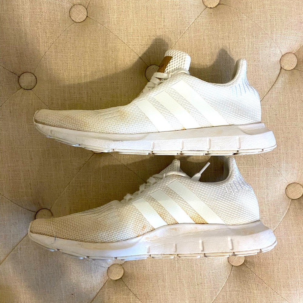White Adidas tennis shoes - Picture 3 of 4